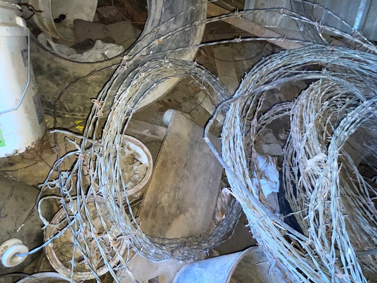 #6091-•-spools-of-barbed-wire-image-7