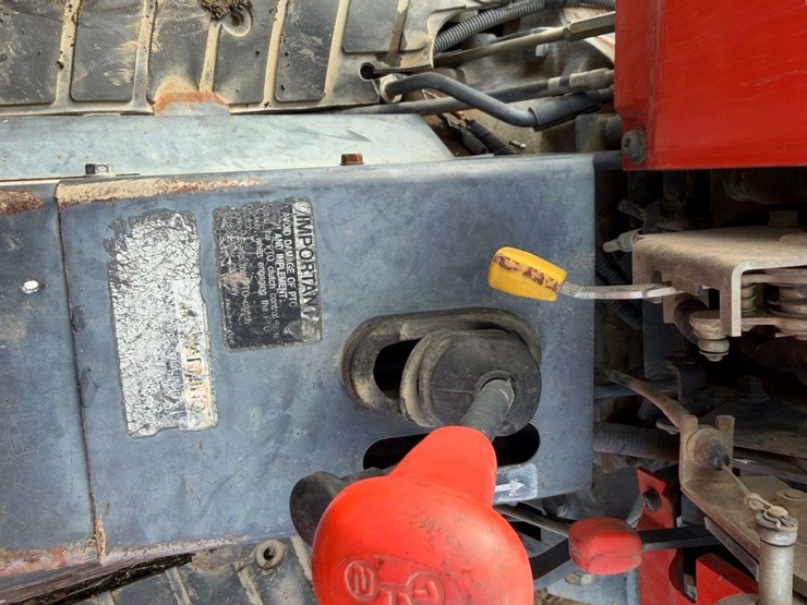 2014-kubota-m8540n-image-30