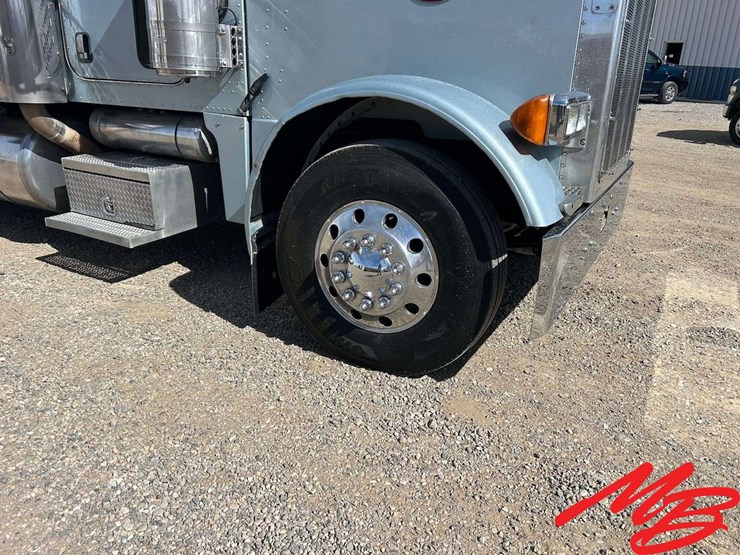 2007-peterbilt-379-image-14