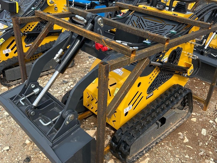 2025-sdlanch-sdll60-mini-crawler-skid-steer-image-2