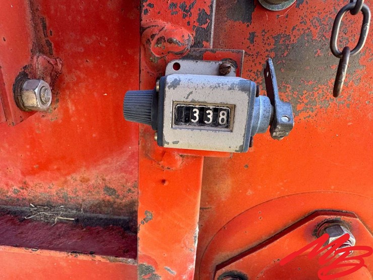 new-holland-315-image-10