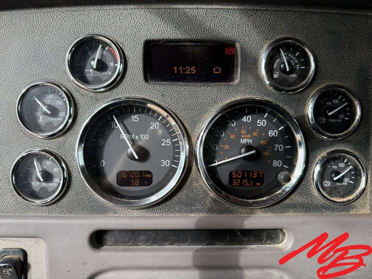 2013-peterbilt-388-image-46
