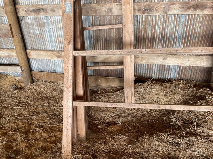 #6069-•-18'-flatbed-wagon-with-contents-image-27