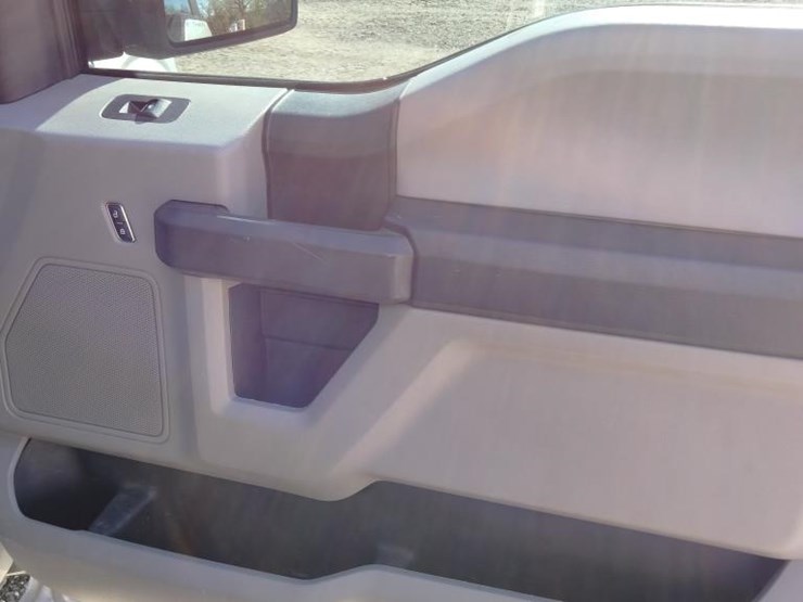 2019-ford-f150-image-28