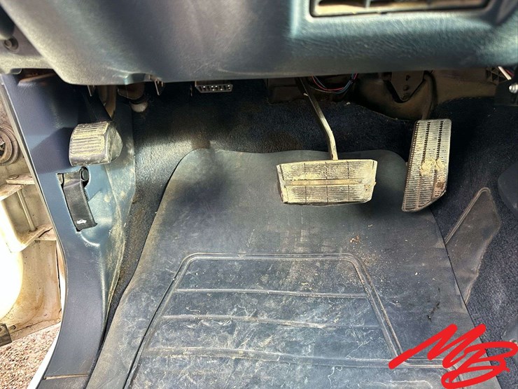 1997-gmc-3500-image-33