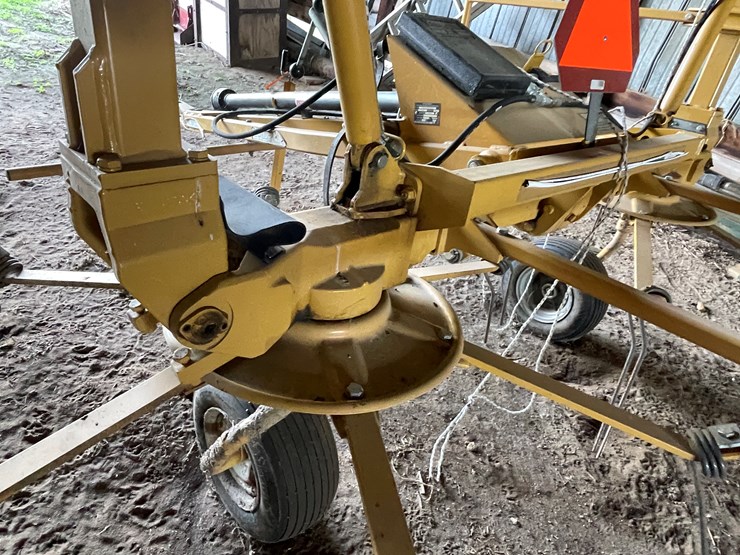 #6039-•-2021-vermeer-(2)-basket-tedder-image-11