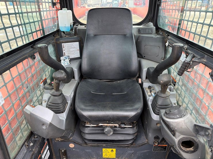 2022-kubota-svl97-2-image-19