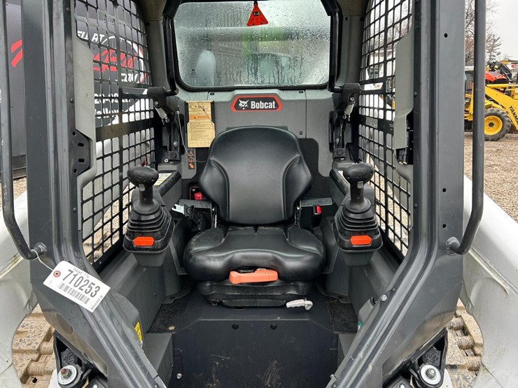 2022-bobcat-t76-image-12