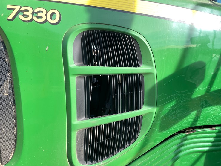john-deere-7330-image-11