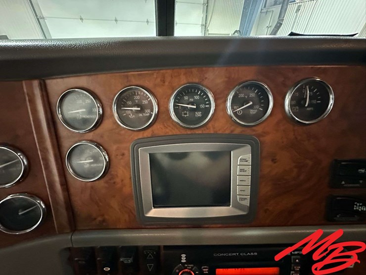 2007-peterbilt-379-image-76