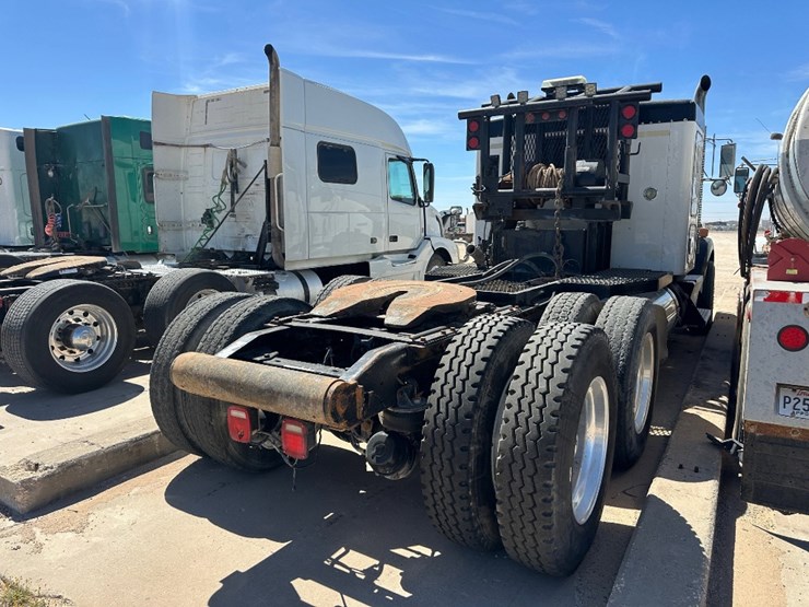 2013-kenworth-t800-image-4