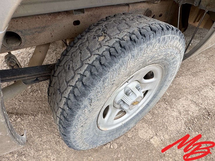 2002-chevrolet-silverado-1500-image-19