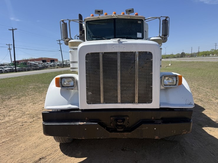 2013-peterbilt-367-image-2