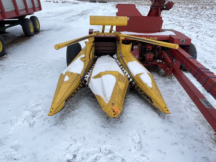 #6024-•-new-holland-(2)-row-corn-head-image-2