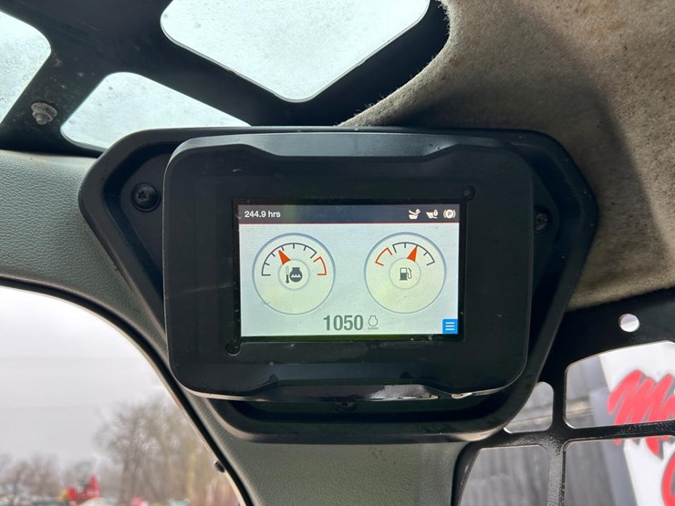 2022-bobcat-t76-image-22