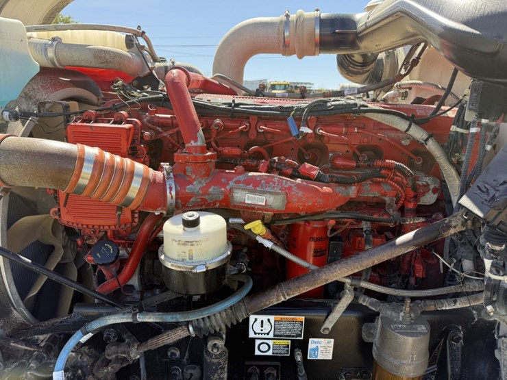 2013-peterbilt-367-image-9