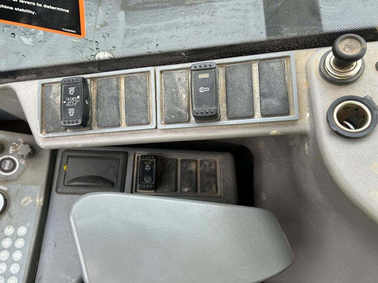 2019-deere-85g-image-26