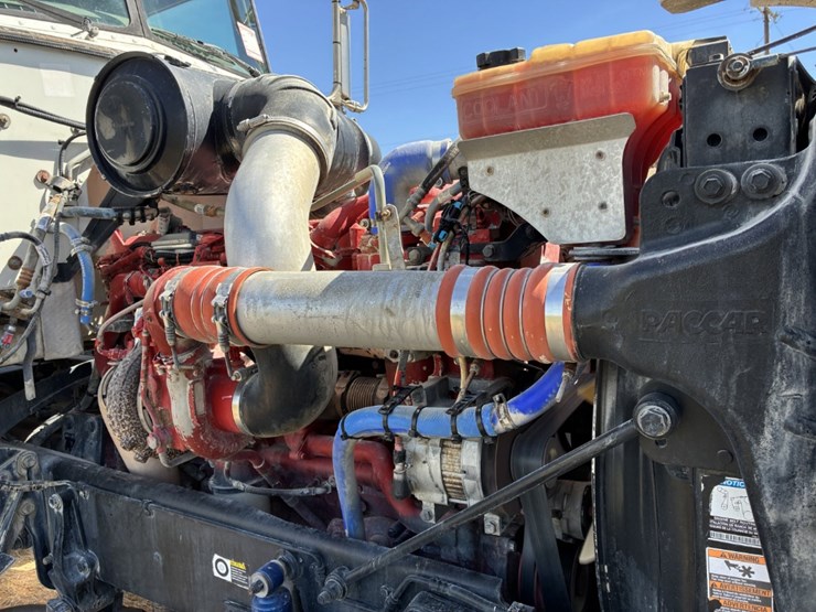 2012-peterbilt-367-image-8