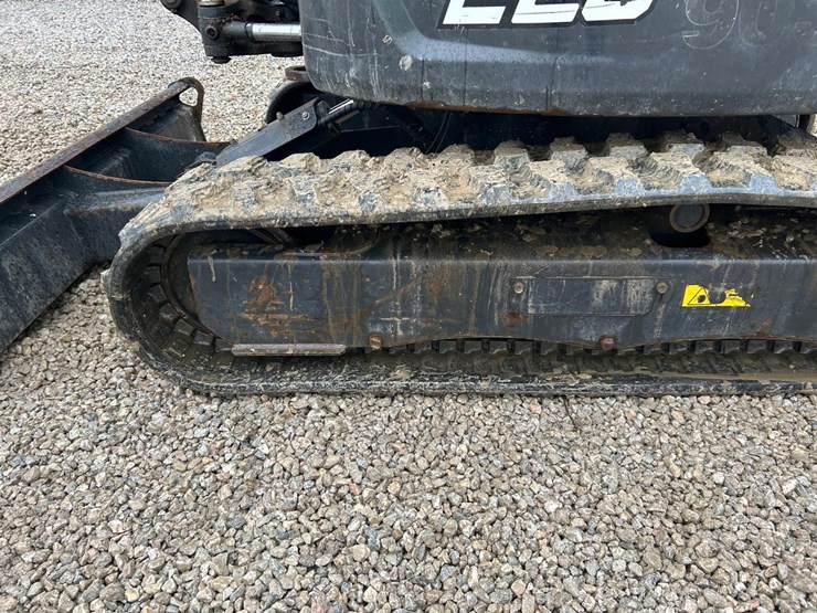 2022-bobcat-e26-image-17