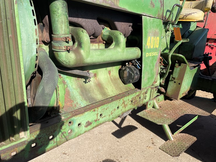 john-deere-4010-image-10
