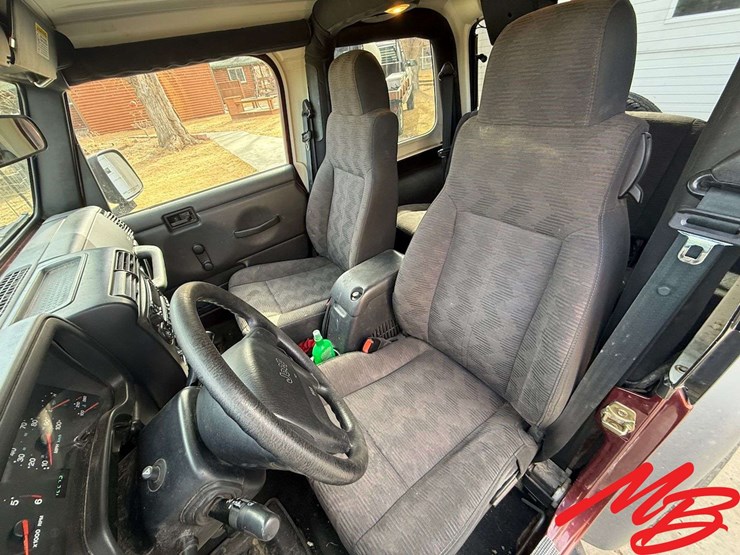 2004-jeep-wrangler-sport-image-23