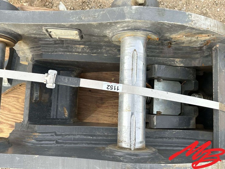 2019-case-cx130c-image-6