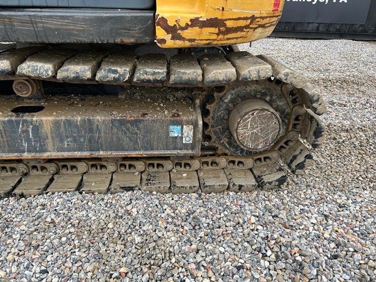 2019-deere-85g-image-21