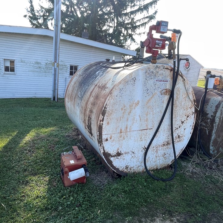 #6042 • 1,000 Gallon Fuel Barrel