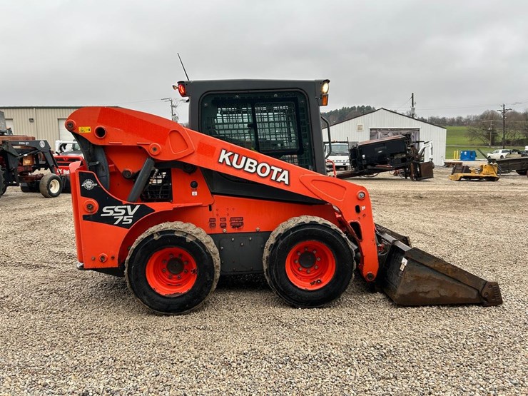 2019-kubota-ssv75-image-5