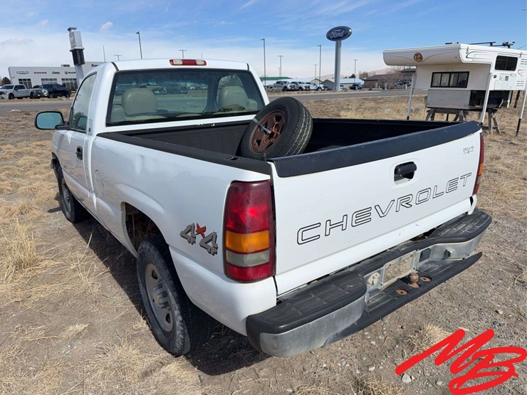 2002-chevrolet-silverado-1500-ls-image-7