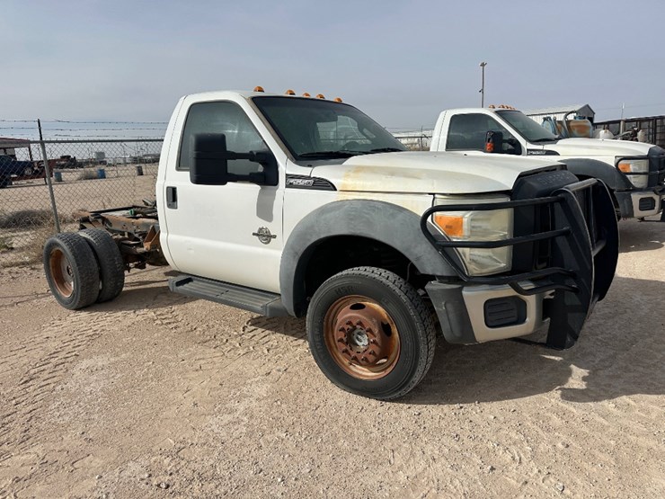 2011-ford-f550-image-3