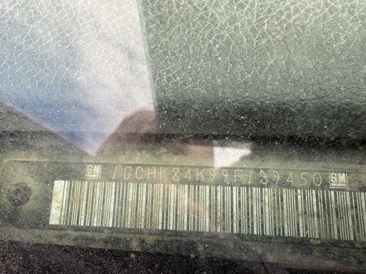 2009-chevrolet-3500-image-13