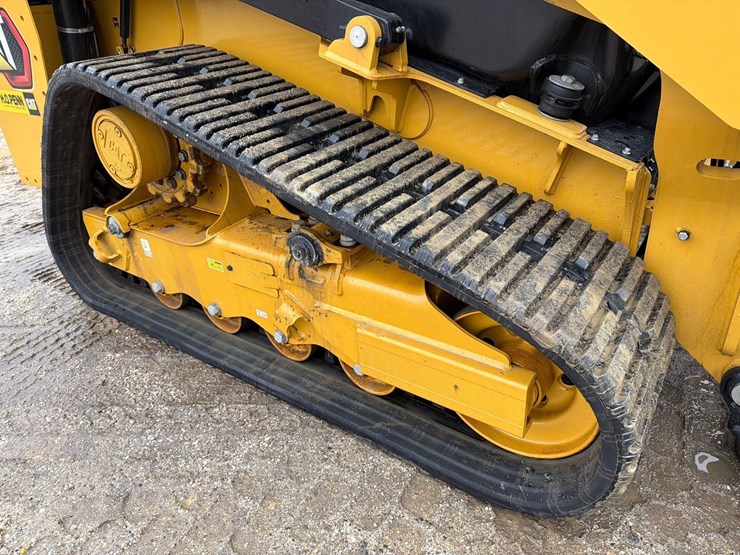 2025-caterpillar-255-image-14