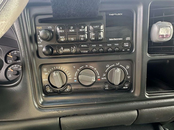 2002-gmc-2500-image-22