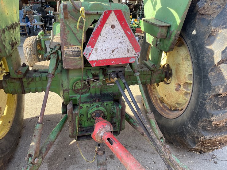john-deere-4010-image-9