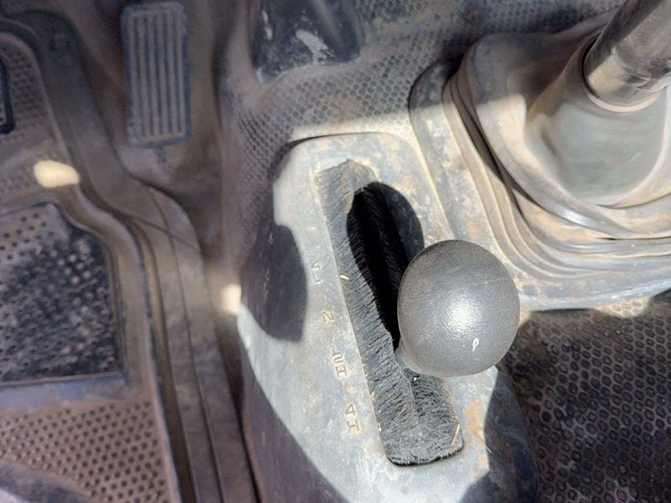 2002-chevrolet-silverado-1500-ls-image-31