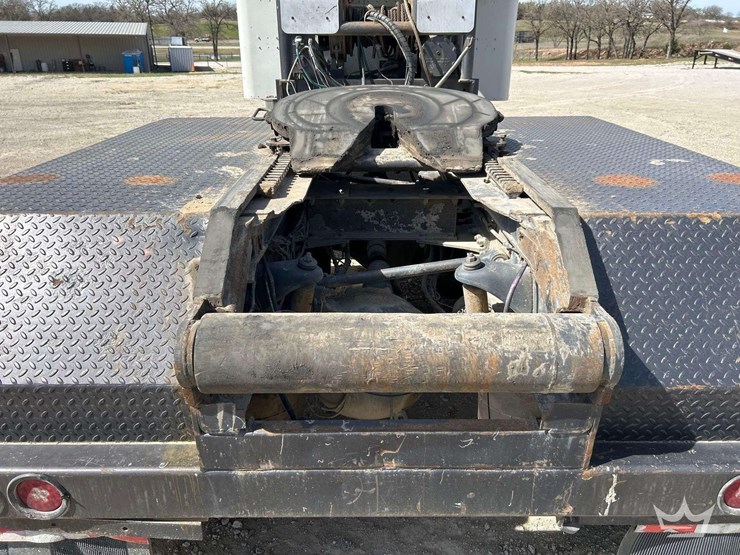 2006-peterbilt-379-image-32