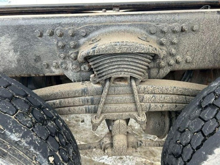 2017-western-star-4700-image-79