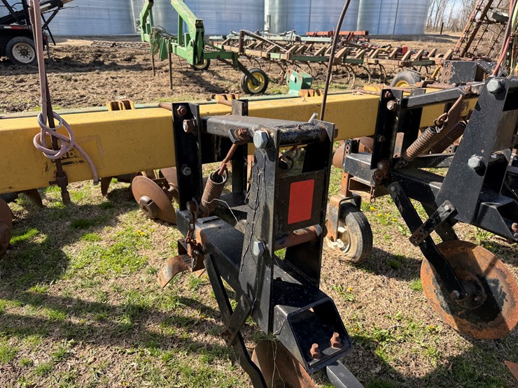 2000-landoll-2000-image-14