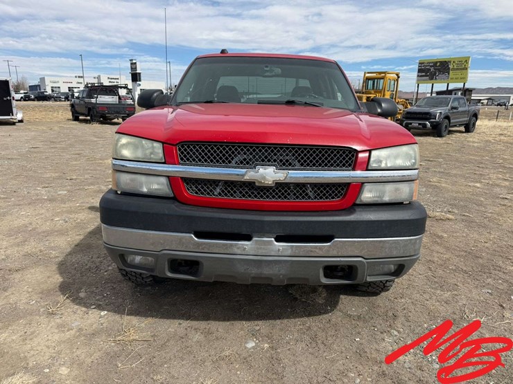 2004-chevrolet-silverado-2500-image-2