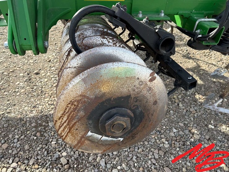 john-deere-2310-image-8