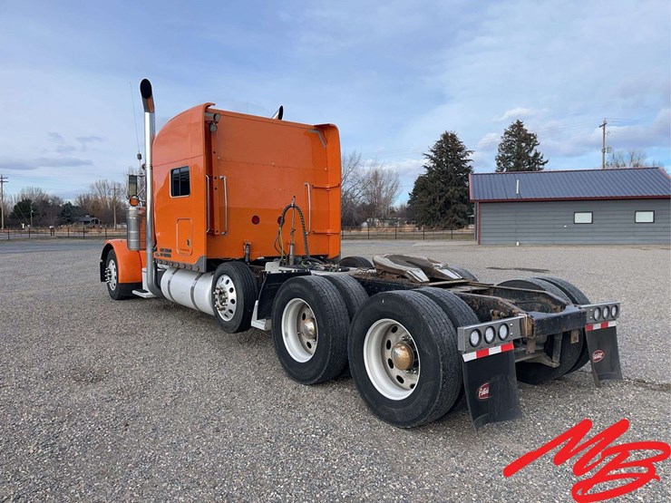 2004-peterbilt-379-image-5