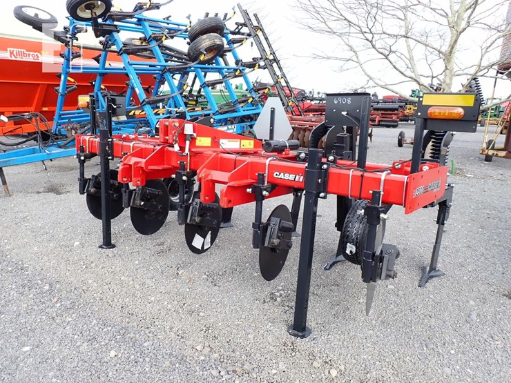 2023-case-ih-2500-image-1