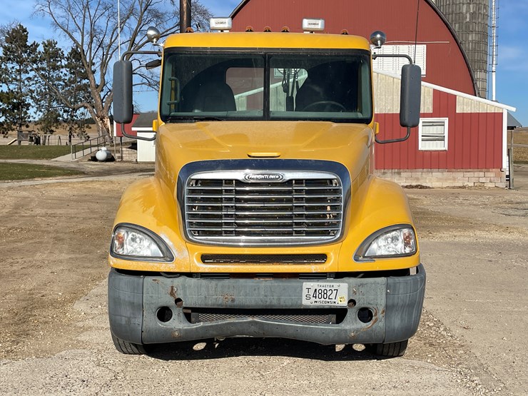 #6036-•-2009-freightliner-semi-(wi-title-in-delay)-image-2