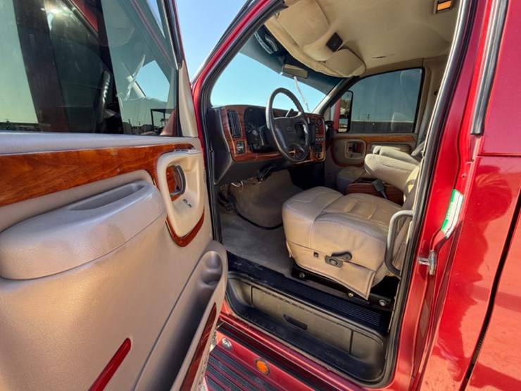 2007-custom-tank-image-19