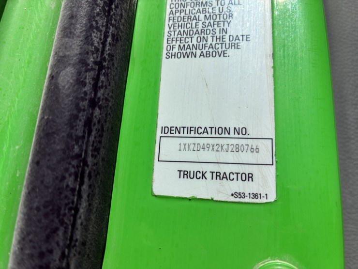 2019-kenworth-t880-image-15