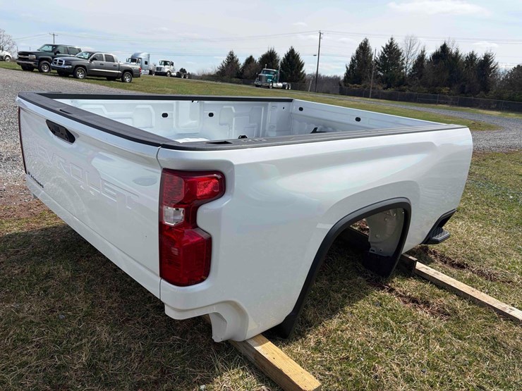 unused-white-chevrolet-truck-bed-image-1