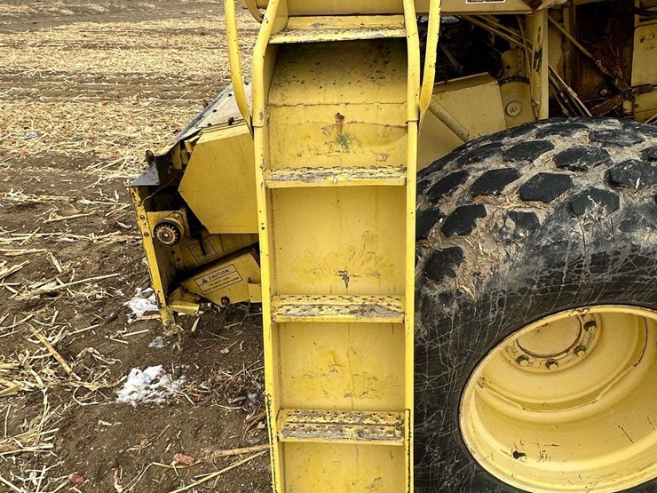 new-holland-70-image-9