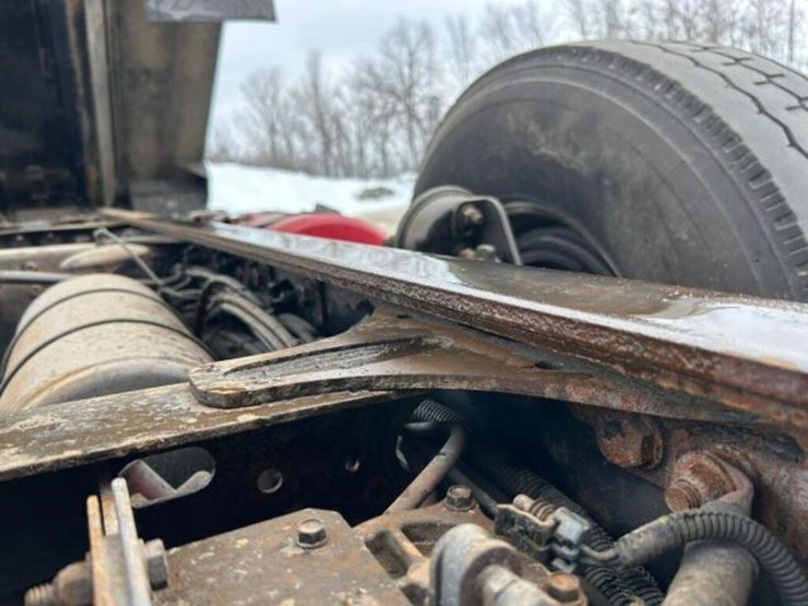 2017-western-star-4700-image-57