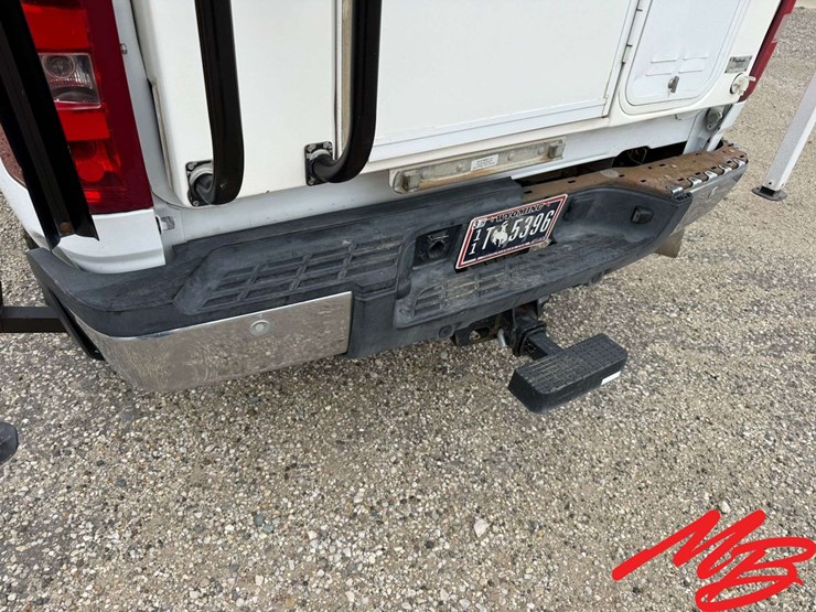 2014-chevrolet-silverado-2500-image-24